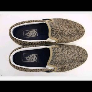 Vans Off The Wall M6 W7. 5 Animal Print Cheetah Slip On Sneaker.